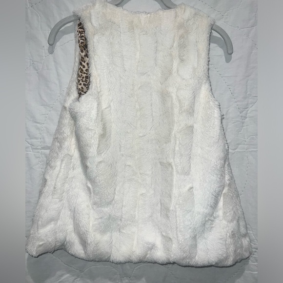 Forever Orchid Girls Ivory Faux Fur Vest M10/12 - Picture 3 of 6